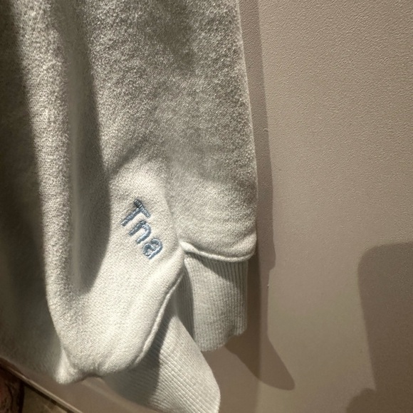 TNA Sweatshirt - Picture 4 of 4